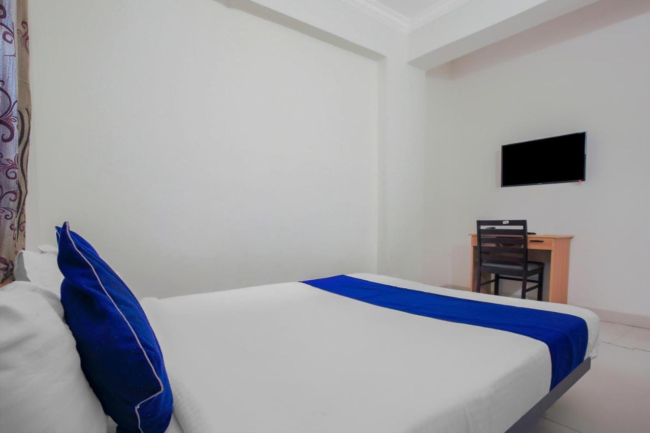 Oyo Silverkey 74581 Nallagandla Hotel Hyderabad Exterior foto