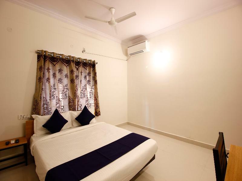 Oyo Silverkey 74581 Nallagandla Hotel Hyderabad Exterior foto