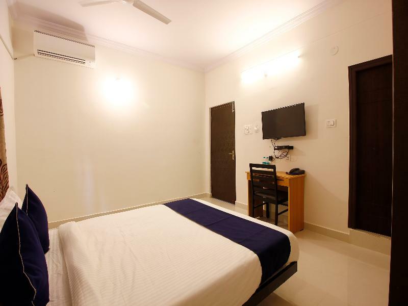Oyo Silverkey 74581 Nallagandla Hotel Hyderabad Exterior foto